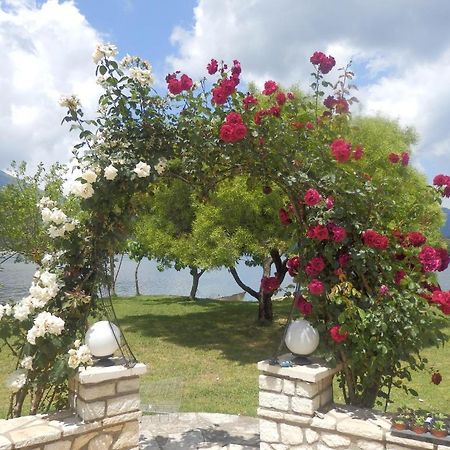 The Garden'S Studios Vlikhón Екстериор снимка